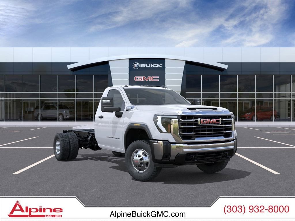 2026 GMC Sierra 4WD Regular Cab Chassis LWB Pro's photo