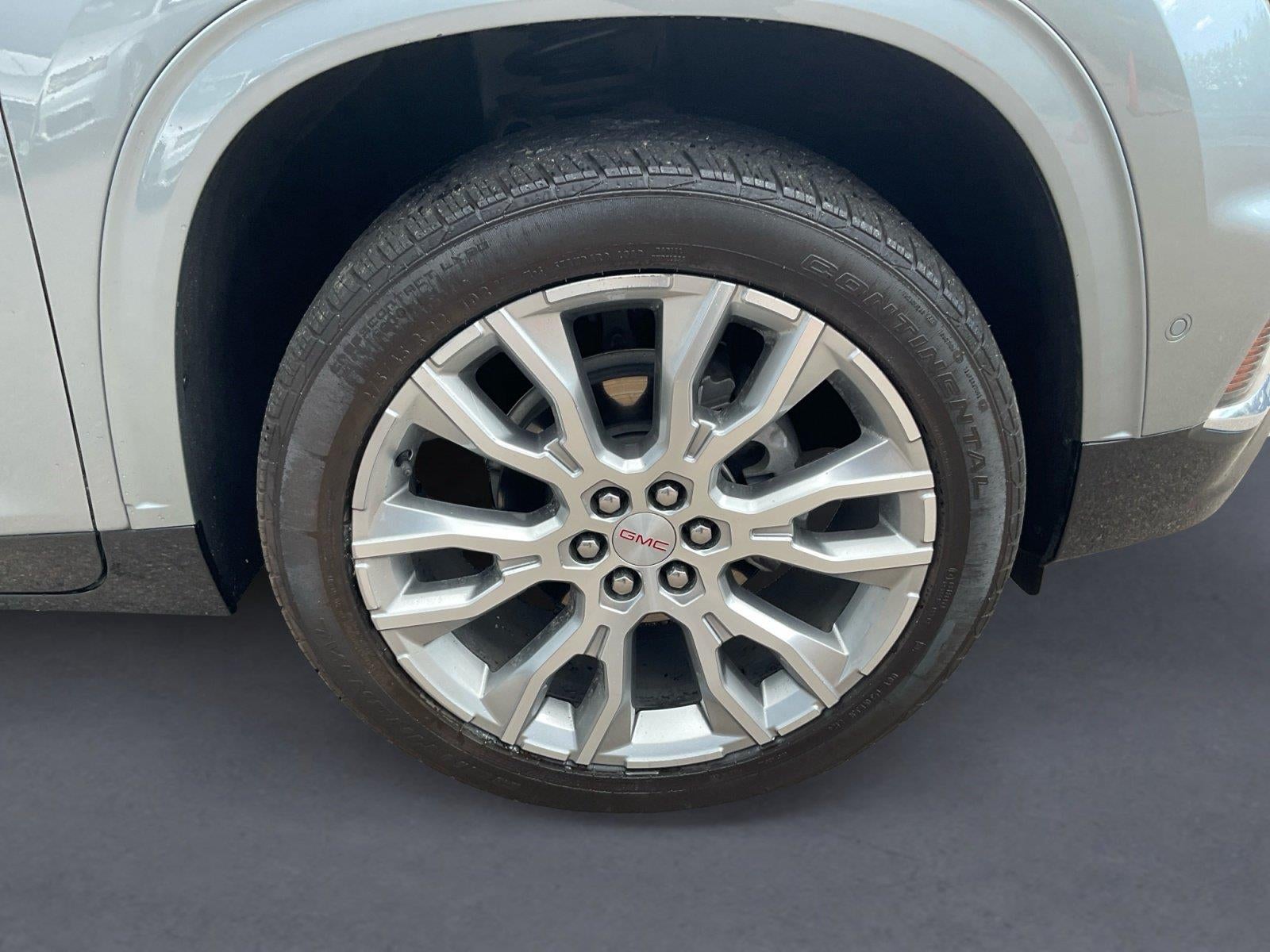 2024 GMC Acadia Denali