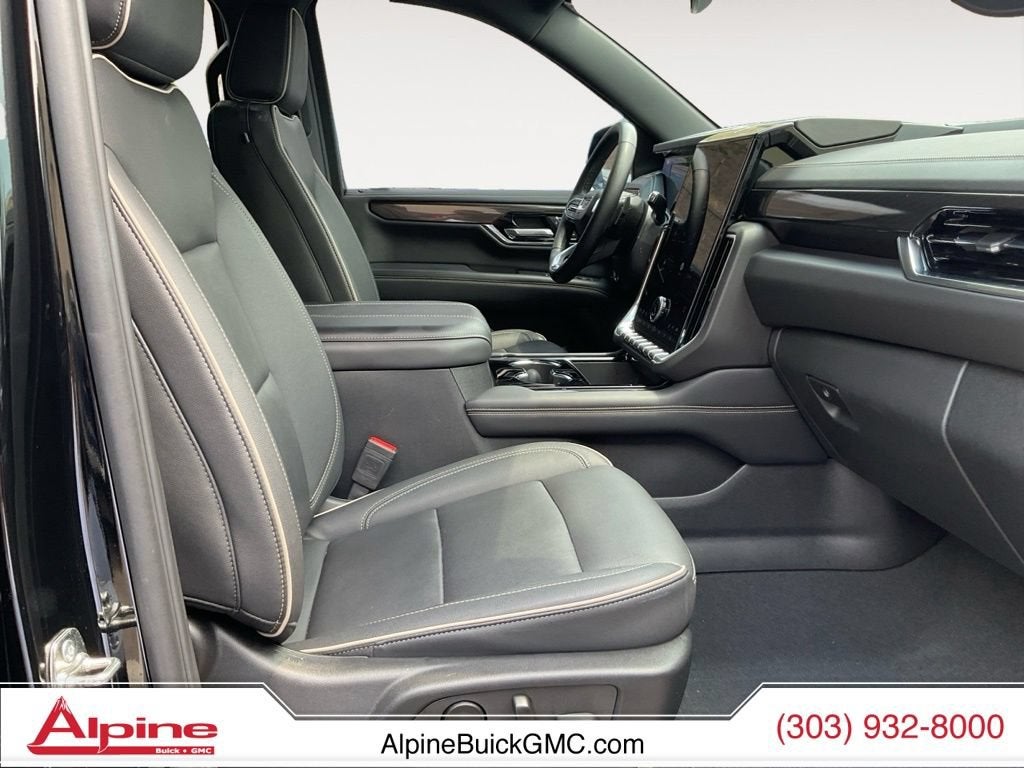 2025 GMC Yukon Elevation