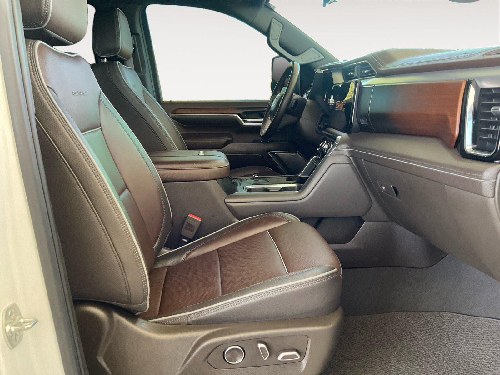 2025 GMC Sierra 3500HD Denali - Photo 15