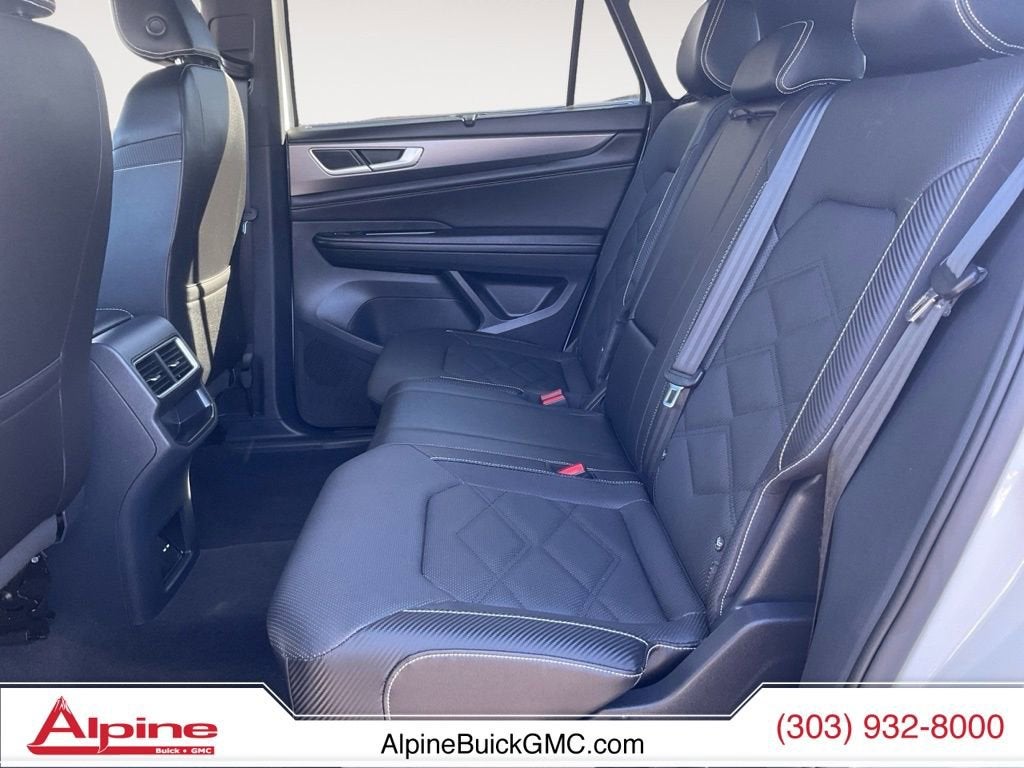 2025 Volkswagen Atlas Cross Sport 2.0T SE w/Technology