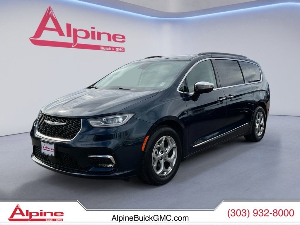 2023 Chrysler Pacifica Limited's photo