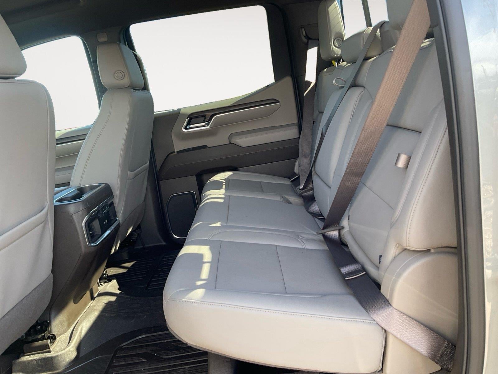 2024 GMC Sierra 1500 SLT - Photo 13