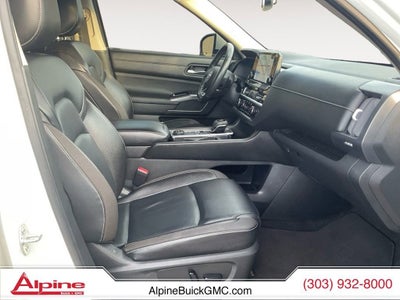 2022 Nissan Pathfinder SL 4WD