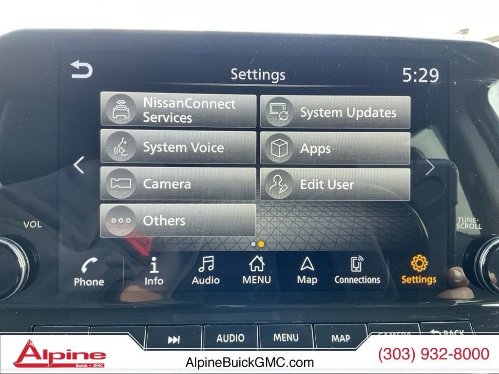 2025 Nissan Pathfinder SL