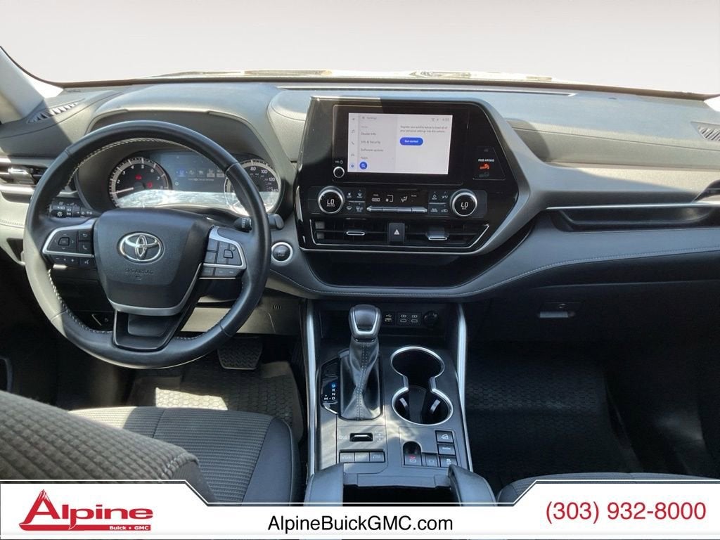 2024 Toyota Highlander LE