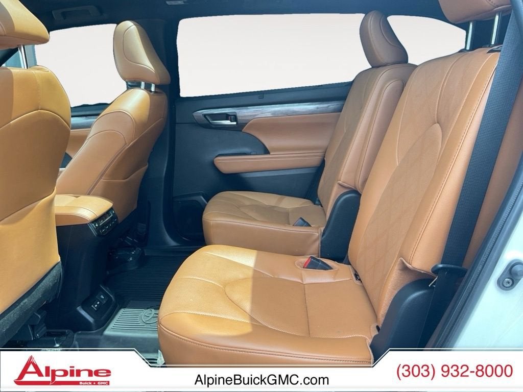 2025 Toyota Highlander Platinum
