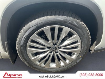 2025 Toyota Highlander Platinum
