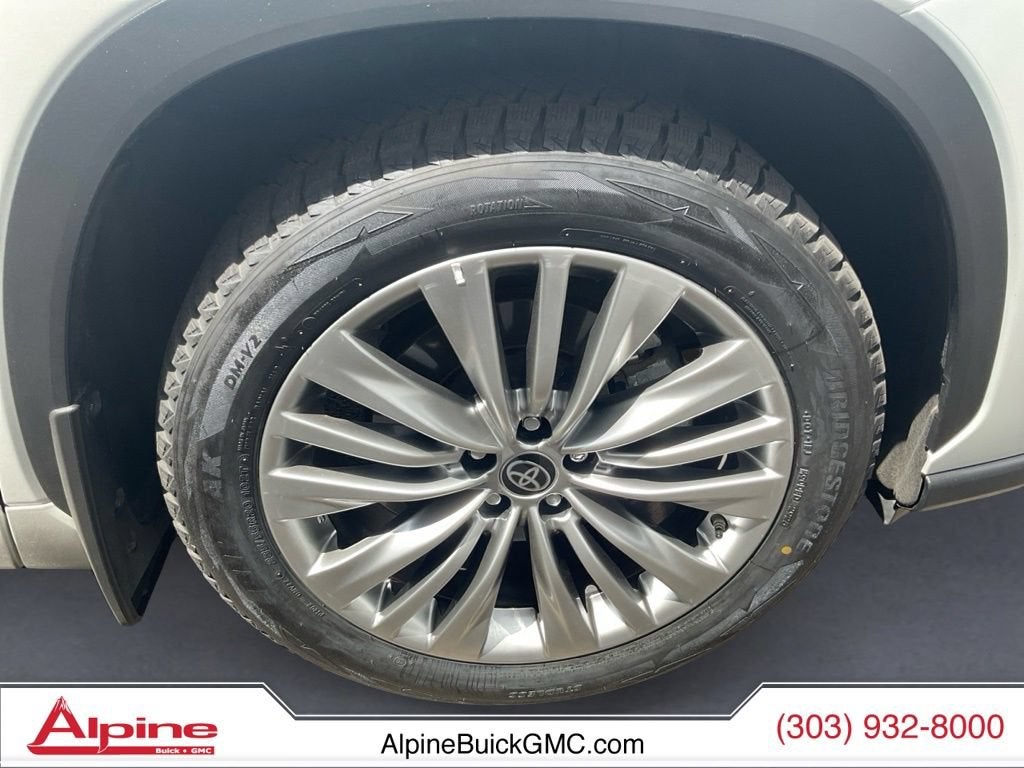 2025 Toyota Highlander Platinum