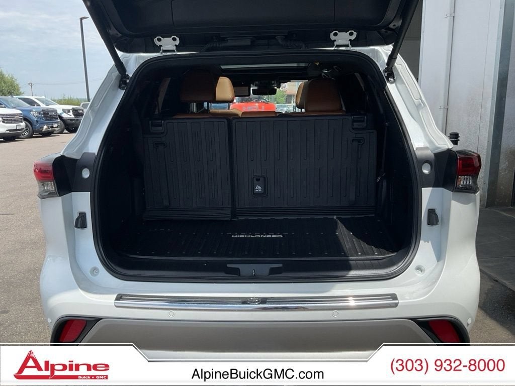 2025 Toyota Highlander Platinum