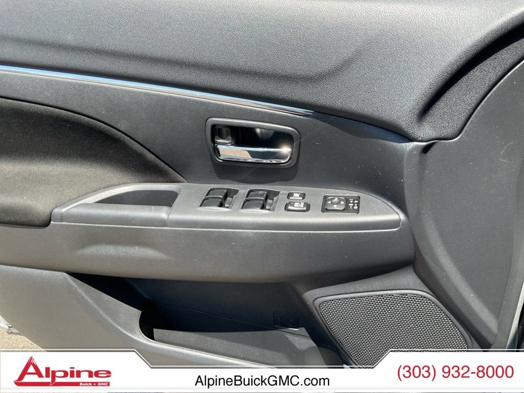 2025 Mitsubishi Outlander Sport S