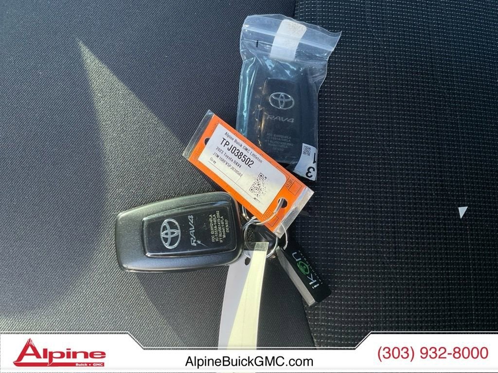 2023 Toyota RAV4 Hybrid SE