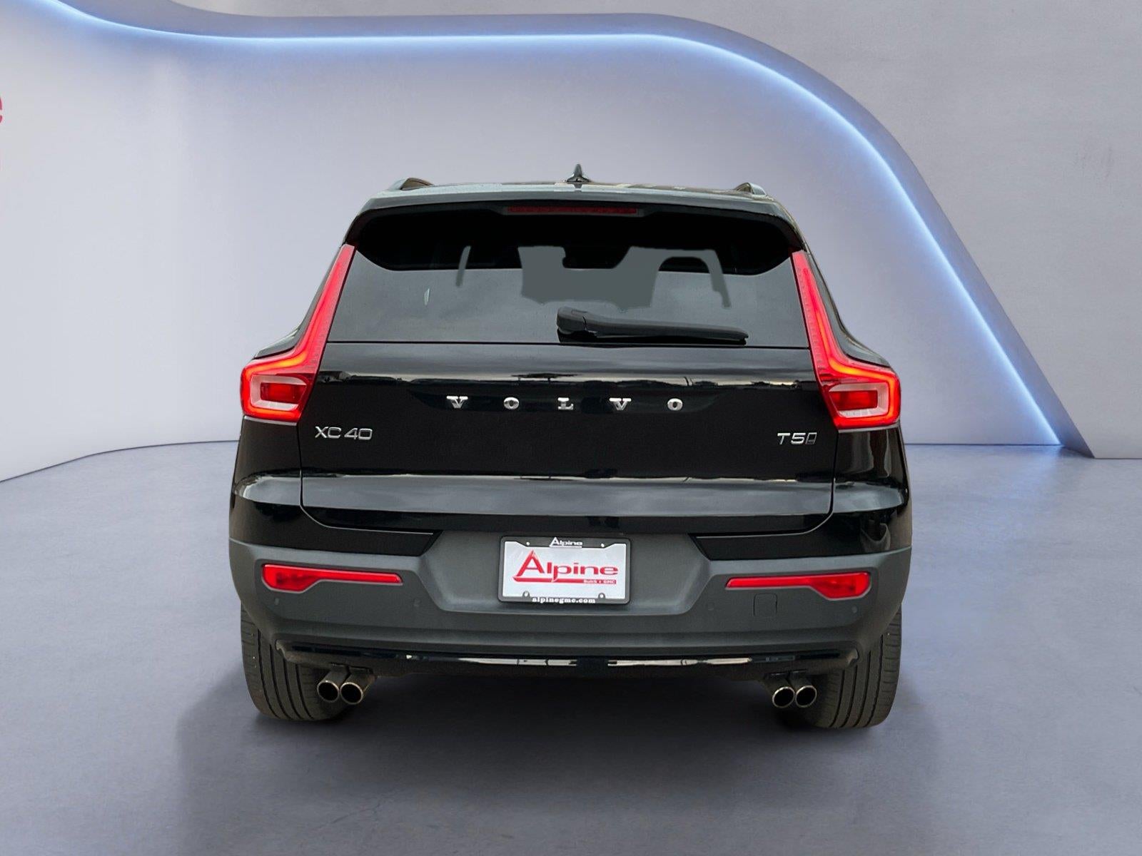 2021 Volvo XC40 R-Design