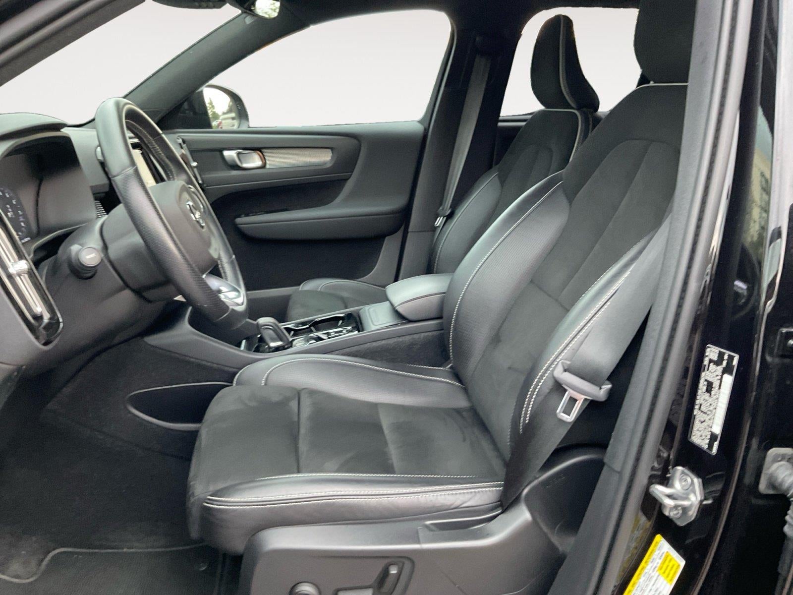 2021 Volvo XC40 R-Design