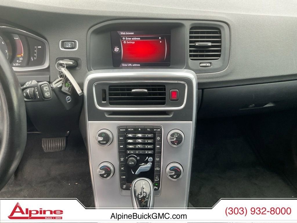 2018 Volvo V60 Cross Country T5