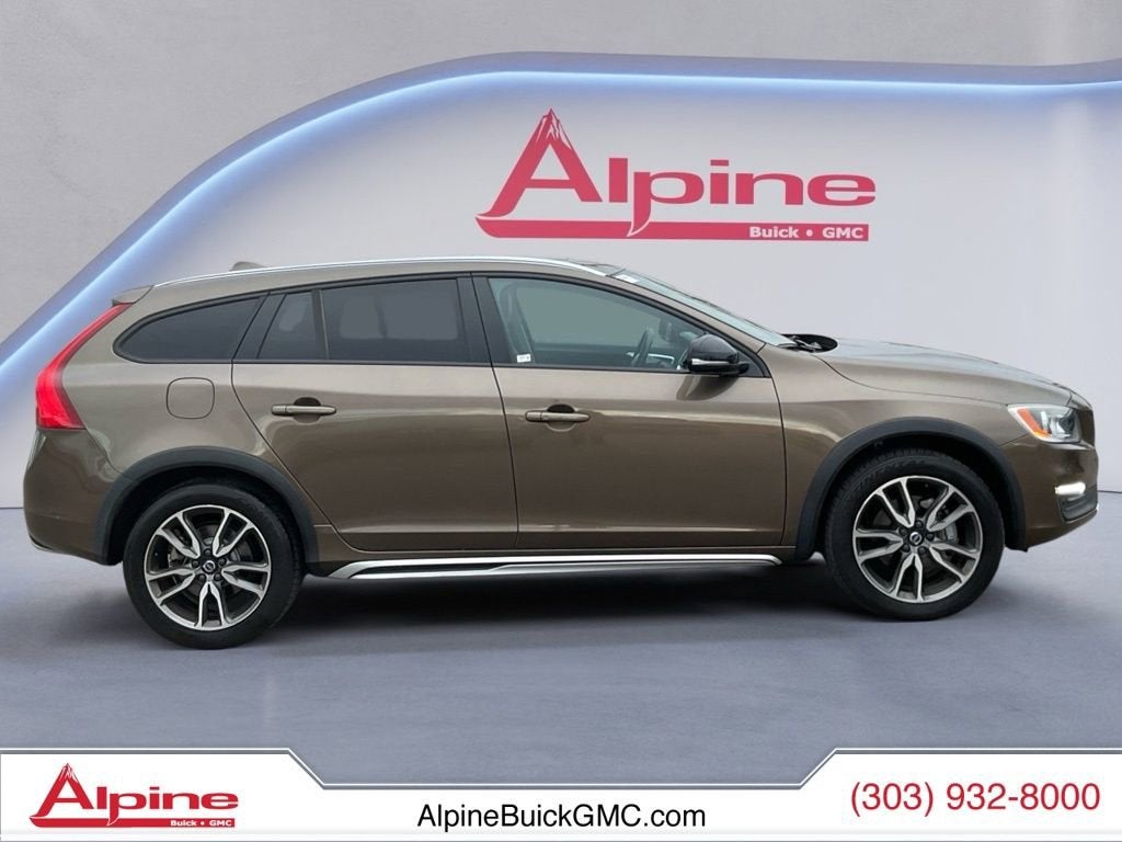 2018 Volvo V60 Cross Country T5