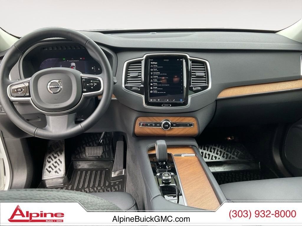 2024 Volvo XC90 Plus Bright Theme