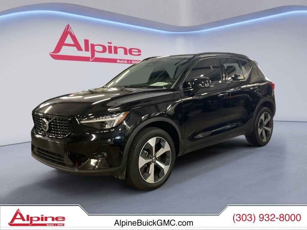 2024 Volvo XC40 B5 Plus Dark Theme