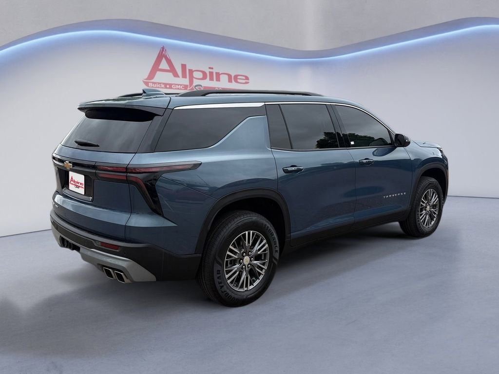 2025 Chevrolet Traverse LT
