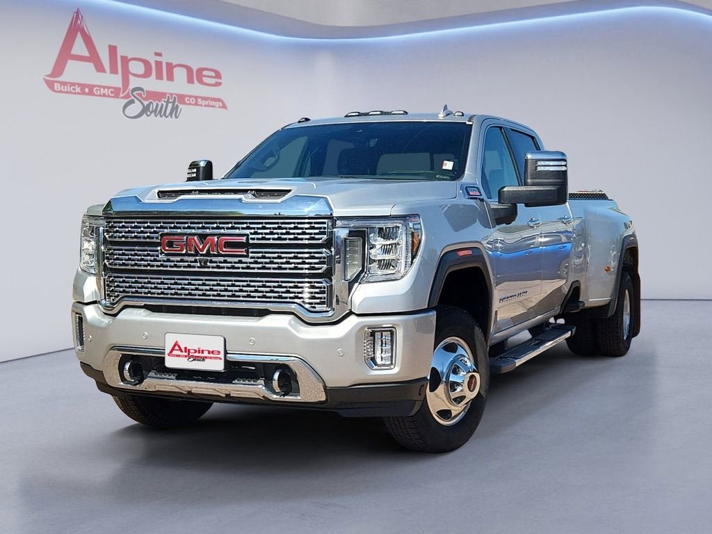 2020 GMC Sierra 4WD Crew Cab Long Box DRW Denali's photo