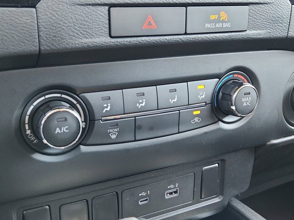 2022 Nissan Frontier SV