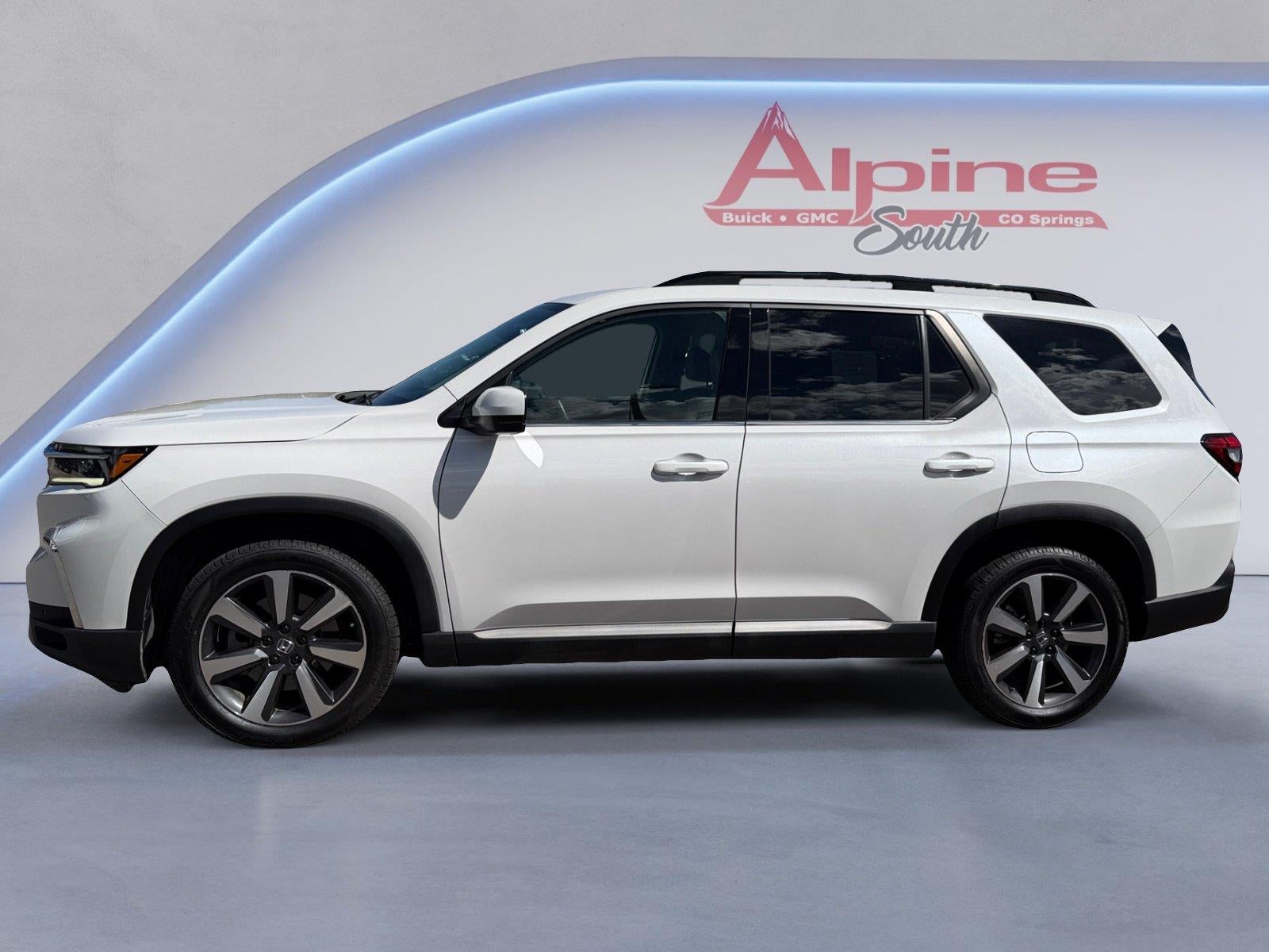 2025 Honda Pilot Touring - Photo 2