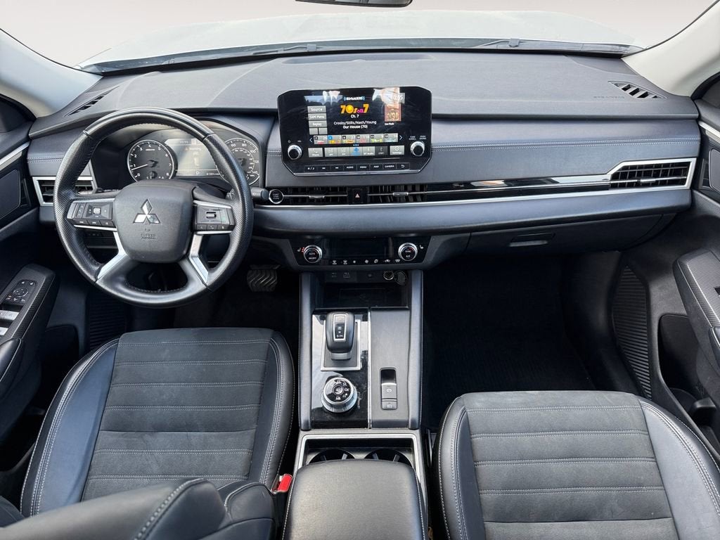 2024 Mitsubishi Outlander SE