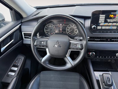 2024 Mitsubishi Outlander SE