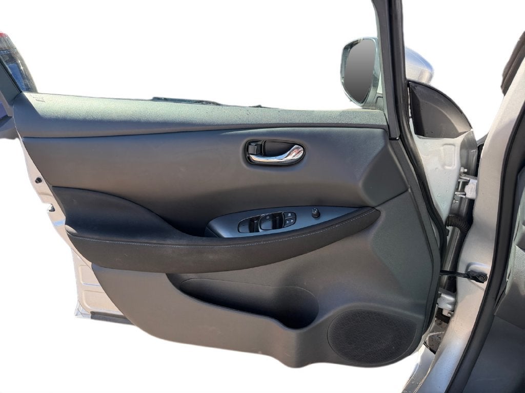 2025 Nissan Leaf S