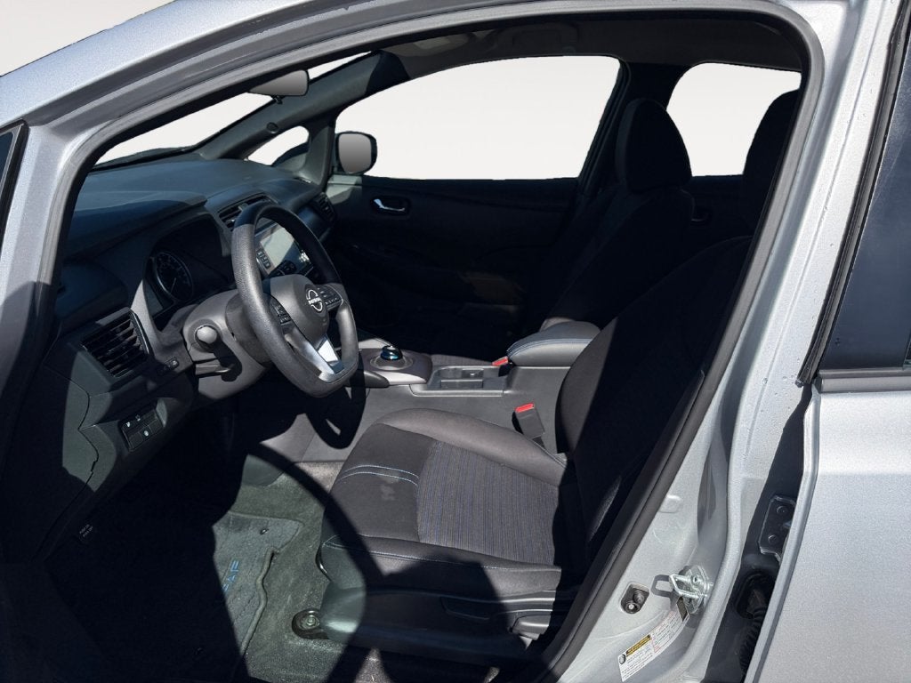 2025 Nissan Leaf S
