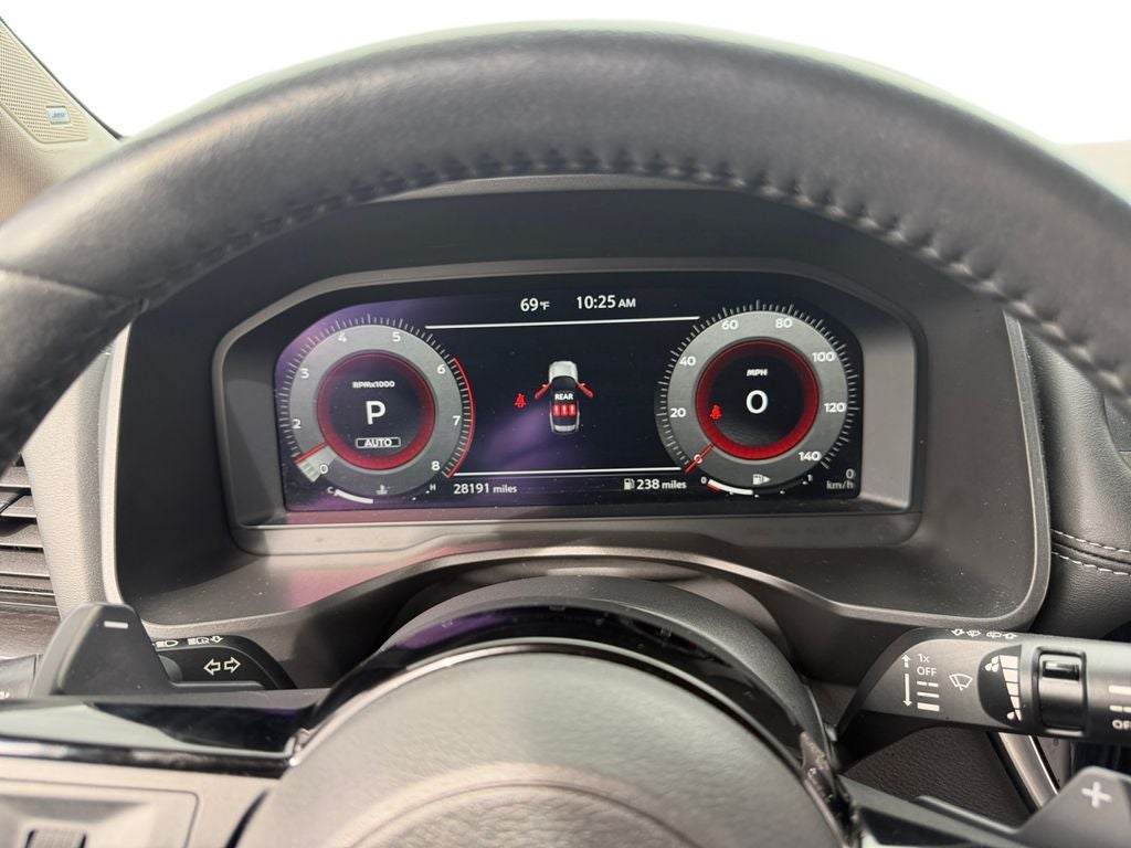 2025 Nissan Pathfinder SV