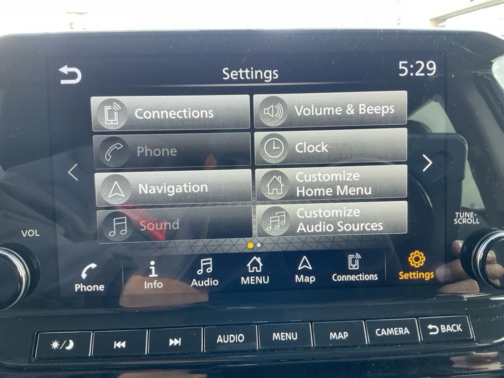 2025 Nissan Pathfinder SL
