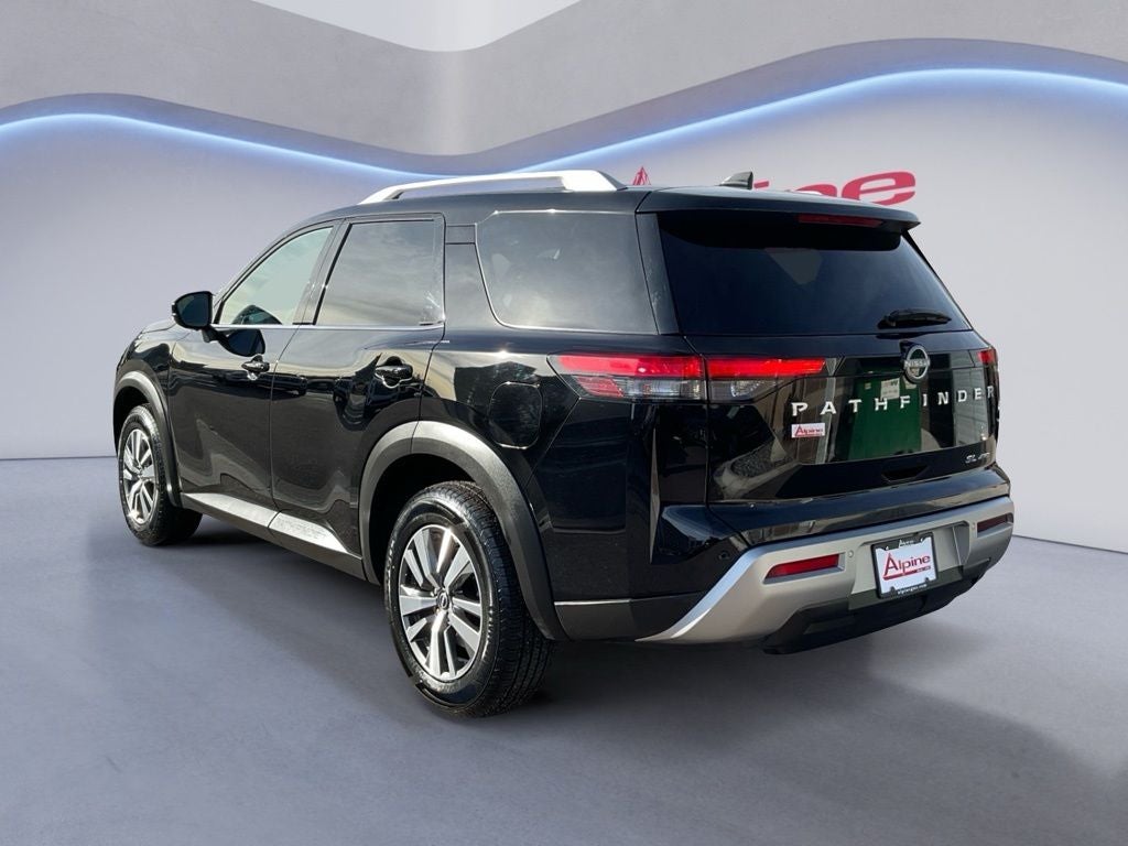 2025 Nissan Pathfinder SL