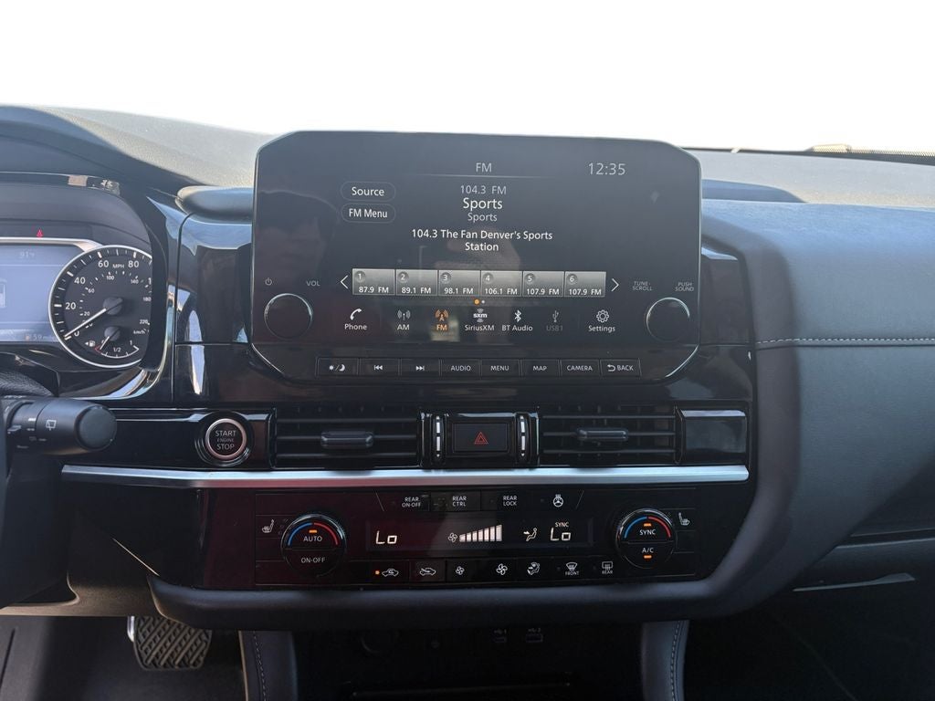 2024 Nissan Pathfinder SL