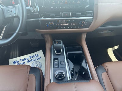 2025 Nissan Pathfinder Platinum