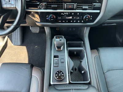 2024 Nissan Pathfinder Platinum