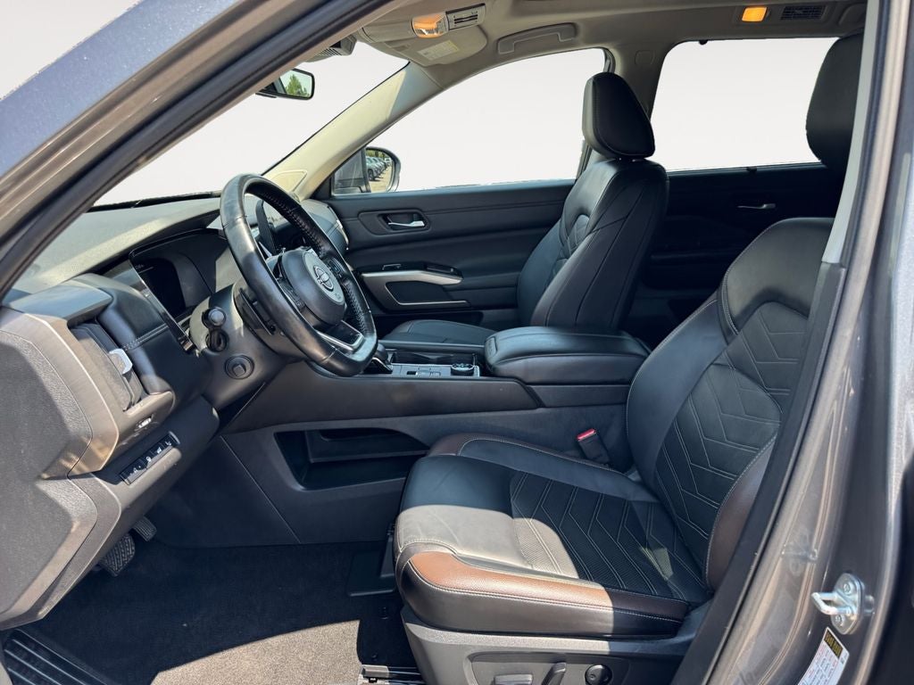 2024 Nissan Pathfinder Platinum