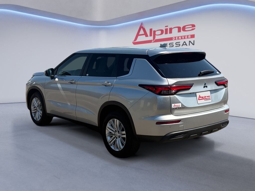 2024 Mitsubishi Outlander ES