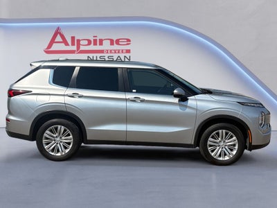 2024 Mitsubishi Outlander ES