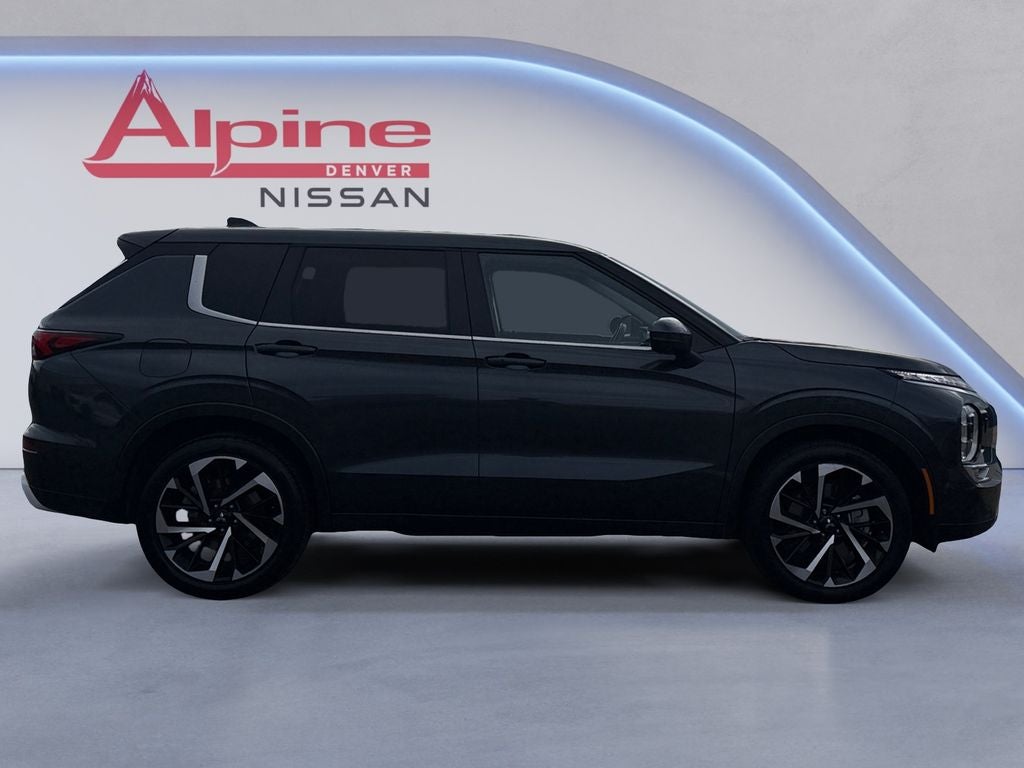 2024 Mitsubishi Outlander Base