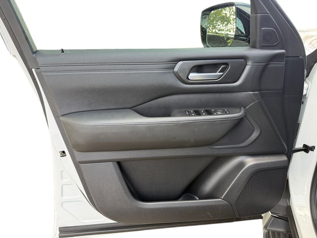 2025 Nissan Armada SV