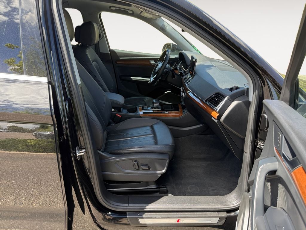 2023 Audi Q5 45 S line Premium quattro