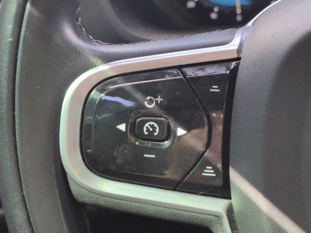 2022 Volvo XC60 B5 Inscription