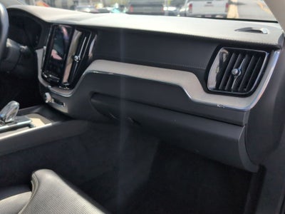 2022 Volvo XC60 B5 Inscription