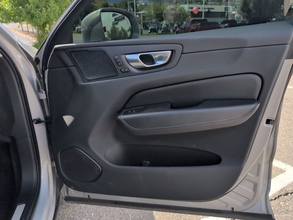 2022 Volvo XC60 B5 Inscription