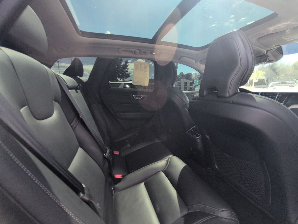 2022 Volvo XC60 B5 Inscription