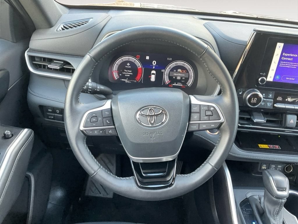 2025 Toyota Highlander LE