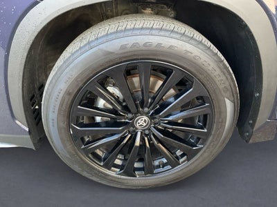 2025 Toyota Highlander LE