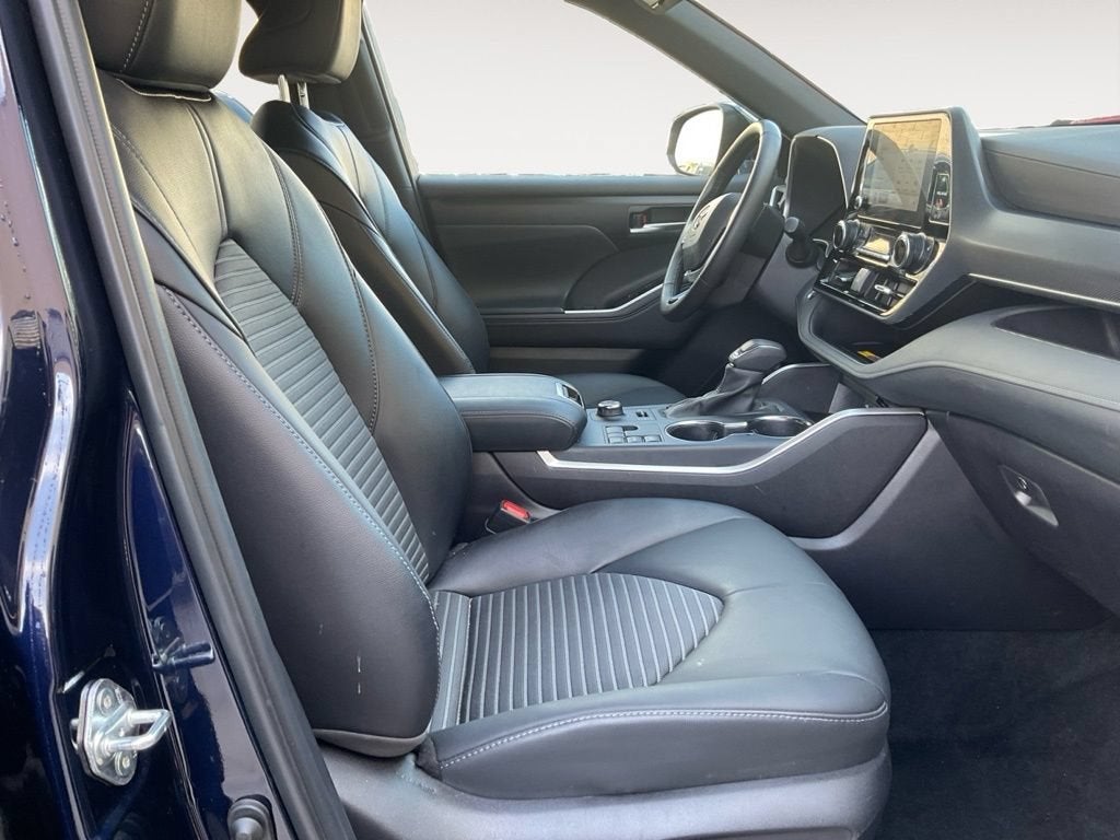 2025 Toyota Highlander LE