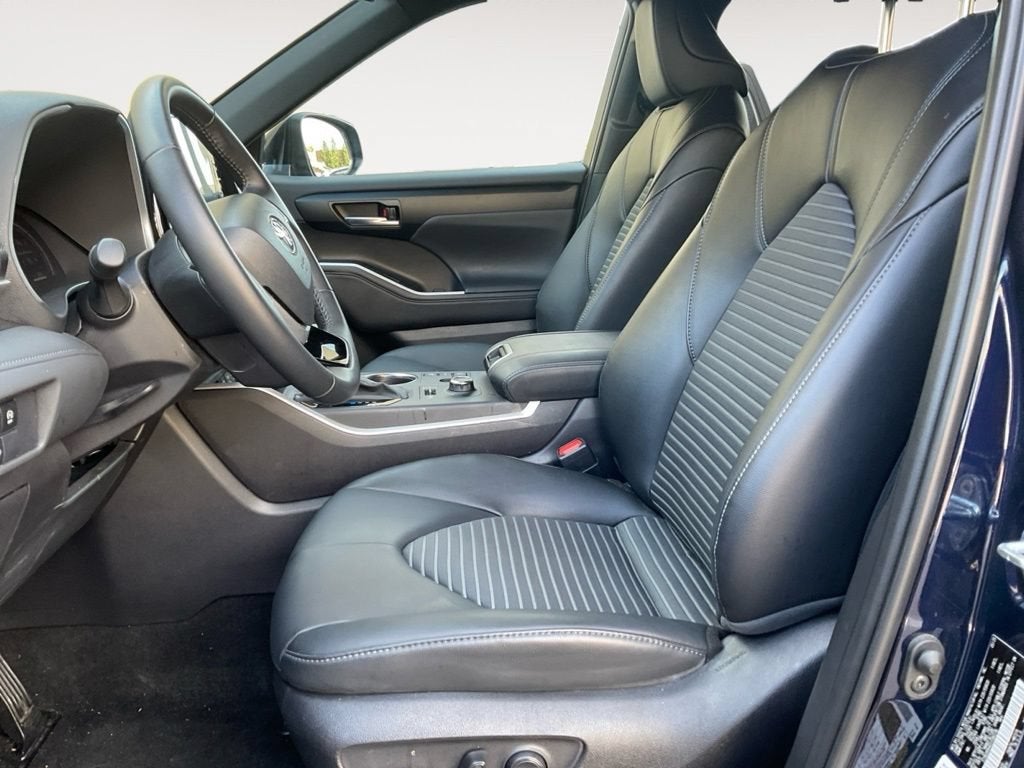 2025 Toyota Highlander LE